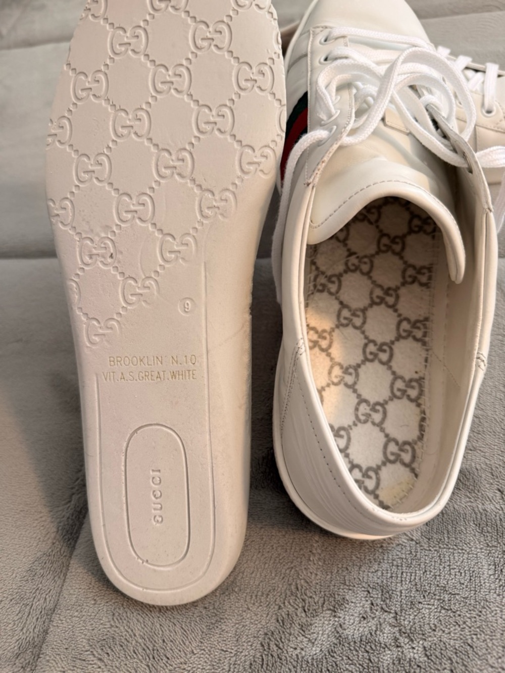 Gucci Ace Sneakers Bee
Embroidered White Leather
Collapsible Heel Size US 10.5 - Picture 5 of 7